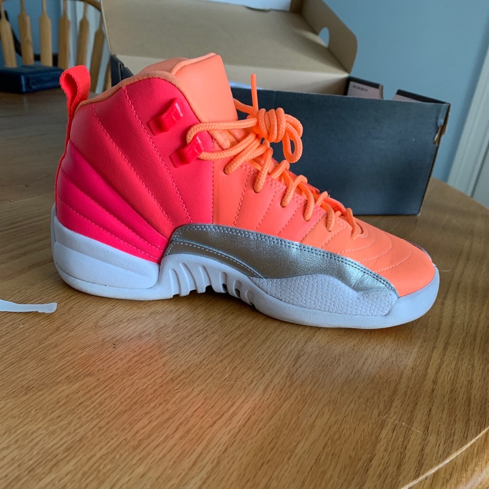 Air Jordan 12 Retros Women’s Size 6